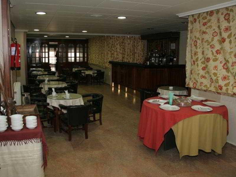 Oyo Hotel Francabel Cuenca  Restaurang bild